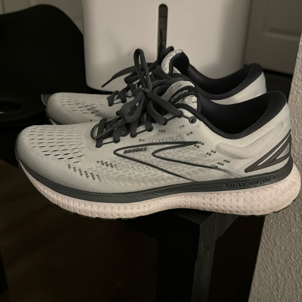 Brooks Glycerin 19 Neutral Running Shoe